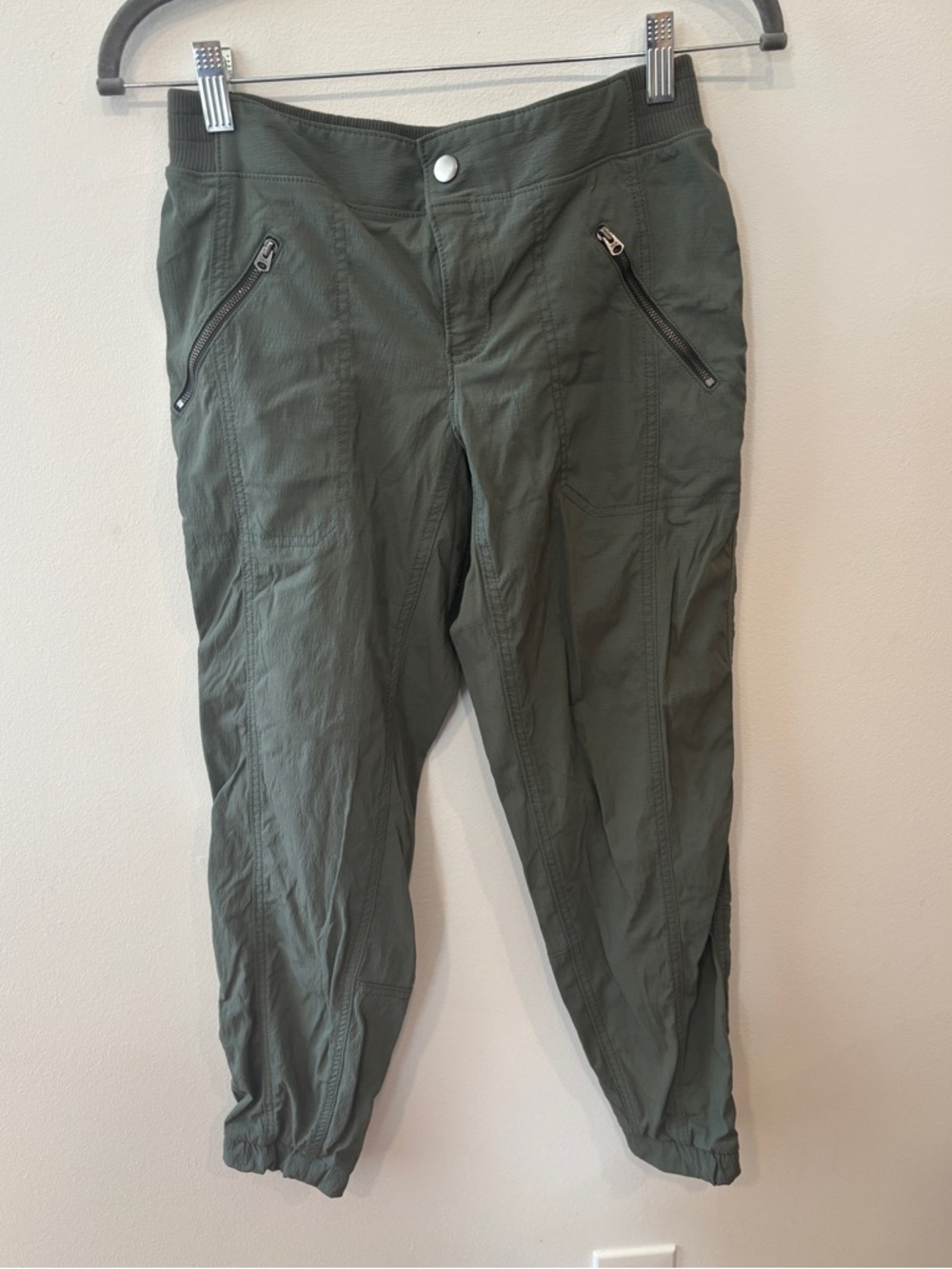 Athleta Trekkie Jogger Pants in Olive Green - Women’s Size 4